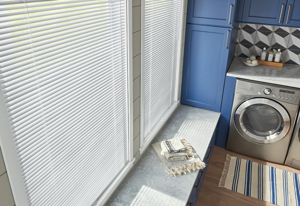 Aluminum blinds horizontal blinds laundry room